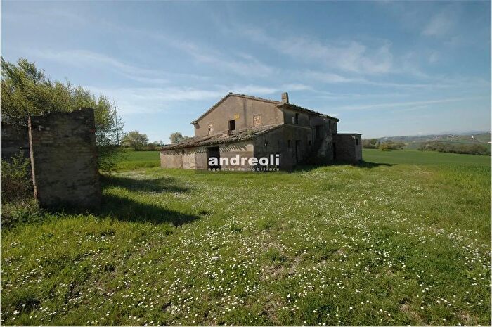 Casa in vendita in Belvedere Ostrense