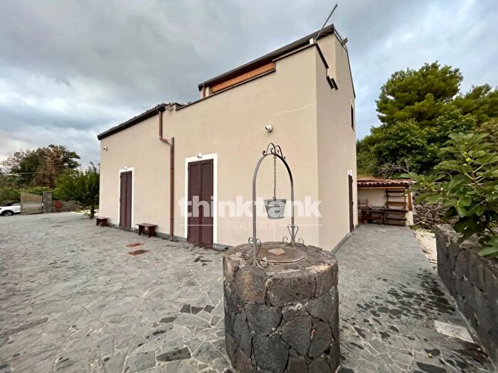 Casa con 5 locali in vendita in CalceranaMarina, Adrano