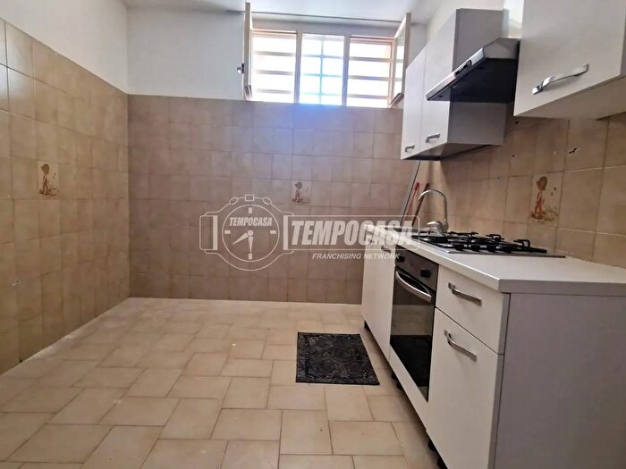 Appartamento trilocale in vendita in Via Roppo Vincenzo, Bari