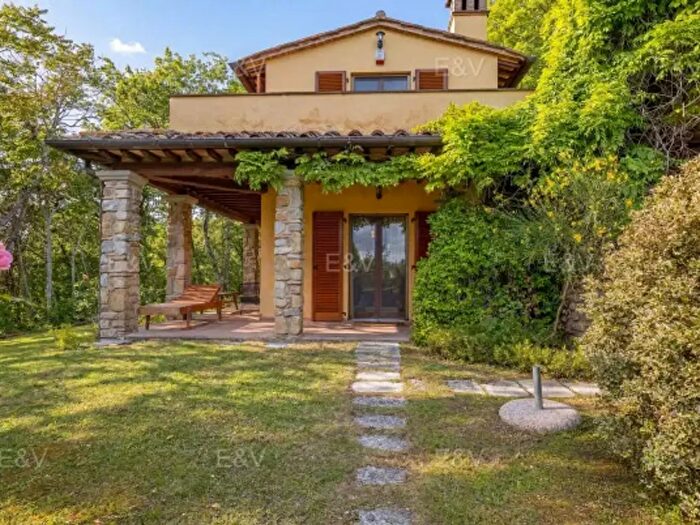 Casa con 6 locali in vendita in Località Antria, Arezzo