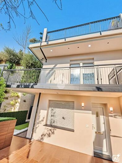 Casa quadrilocale in vendita in Via Spogna, Montefiore Conca