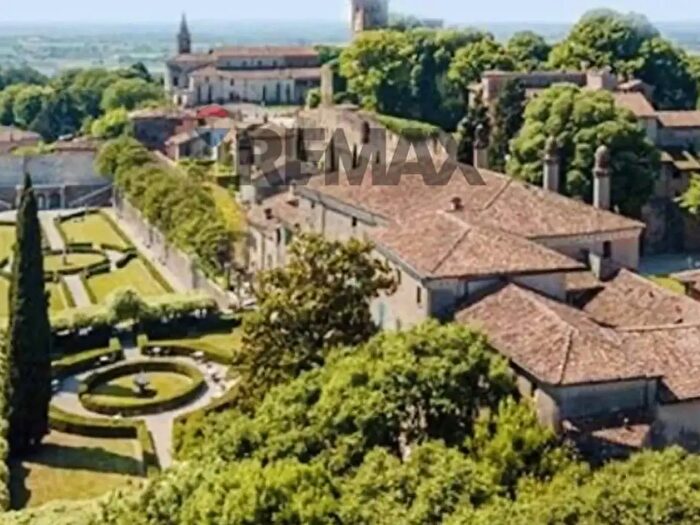 Appartamento trilocale in vendita in Volta Mantovana