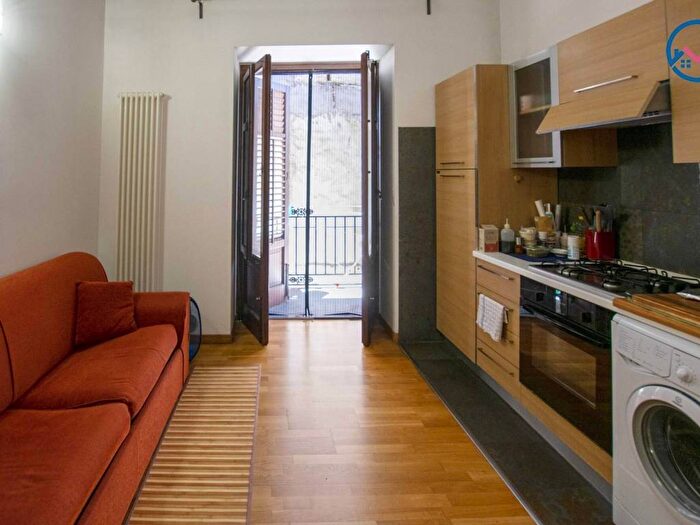 Appartamento trilocale in affitto in Via Butera, Kalsa, Palermo