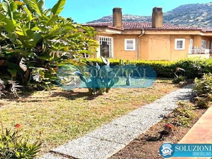 Casa trilocale in affitto in Via Bellinzona, Castelforte, Palermo