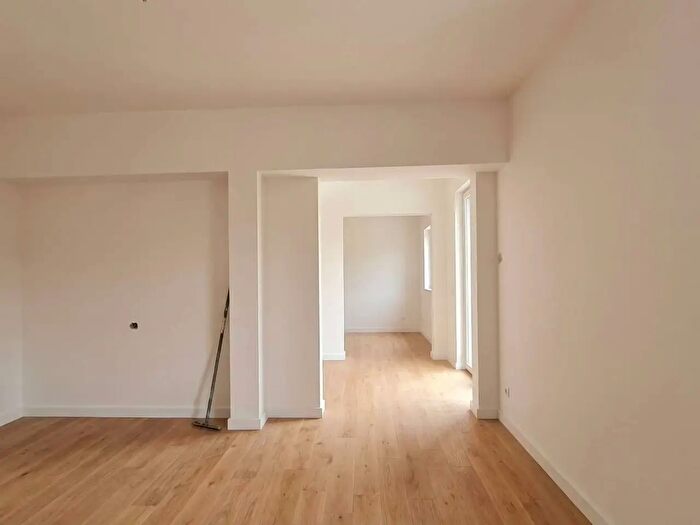 Casa con 6 locali in vendita in Località Valmanera, Asti