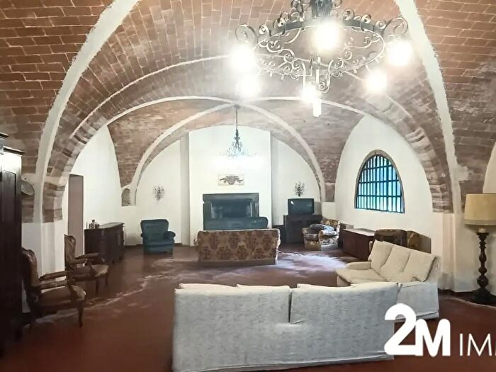 Casa con 10 locali in vendita in San Giuliano Terme