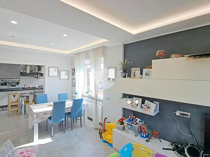 Appartamento quadrilocale in affitto in Via Lago di Como, Frosinone