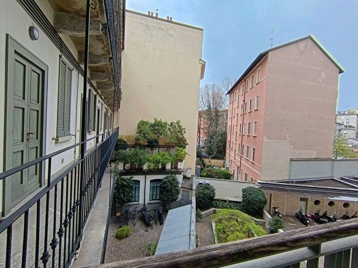 Appartamento bilocale in affitto in Via Correggio, Amendola Buonarroti, Milano