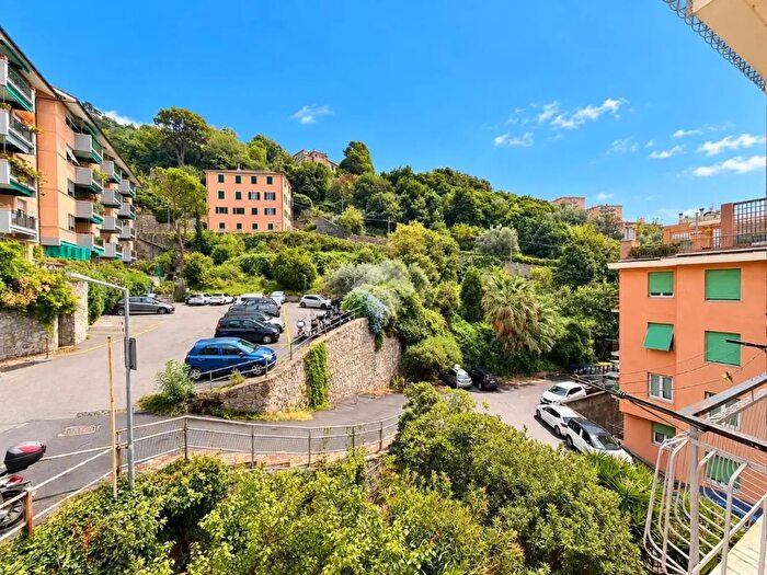 Appartamento con 5 locali in vendita in Via Ausonia, Genova
