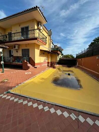 Appartamento in vendita in Via Staffetta, Giugliano In Campania