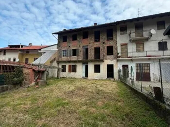 Casa con 5 locali in vendita in Via Viverone, Zimone