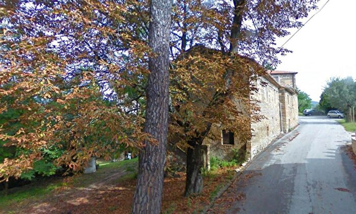 Casa con 6 locali in vendita in San Severino Marche