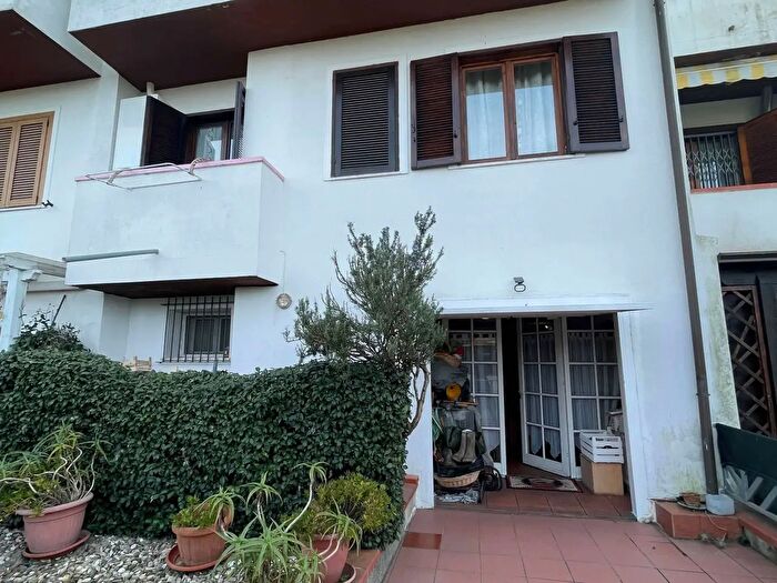 Casa con 6 locali in vendita in Santo Stefano Di Magra
