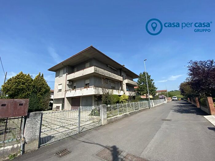 Appartamento trilocale in vendita in Via Padova, Taglio Di Po