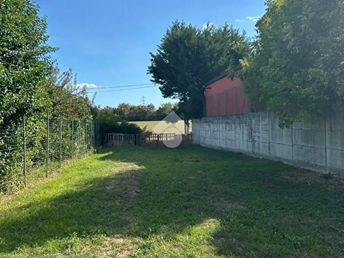 Casa trilocale in vendita in Via Villa Scassa, Viadana