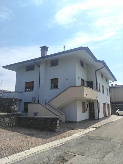 Casa con 10 locali in vendita in Via Pozz, Magnano In Riviera