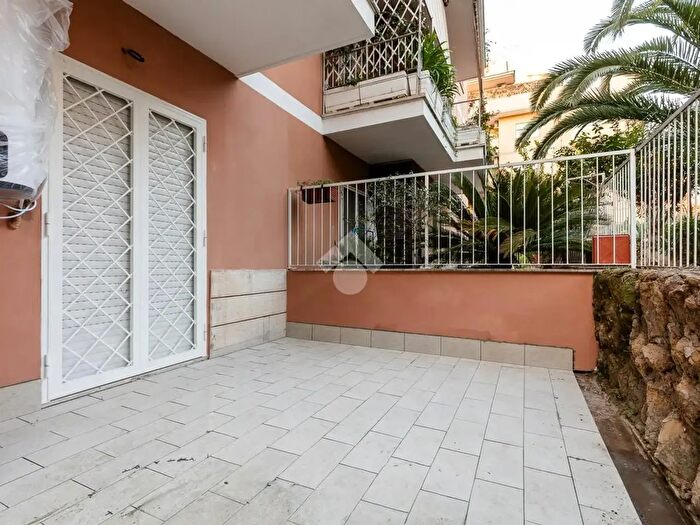 Appartamento trilocale in vendita in Via di Torrevecchia, Roma