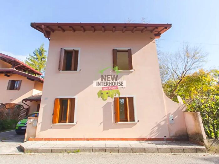 Appartamento con 6 locali in vendita in Località Cruz, Castelnovo Del Friuli