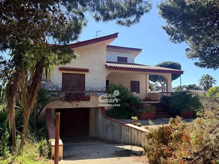 Casa con 6 locali in affitto in Marsala