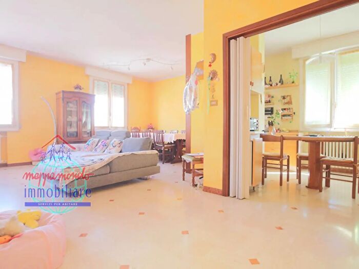 Appartamento con 5 locali in vendita in Via Rigone, Cento