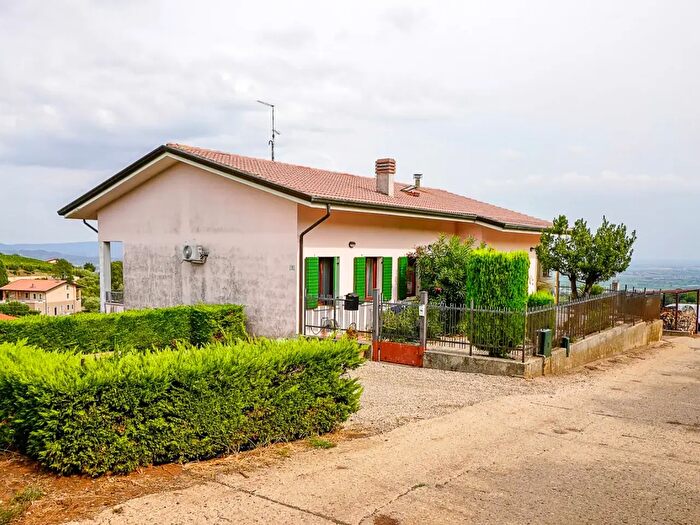 Casa quadrilocale in vendita in Soave