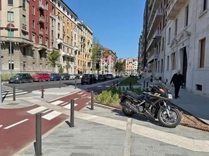 Appartamento trilocale in vendita in Via Giuseppe Dezza, Milano