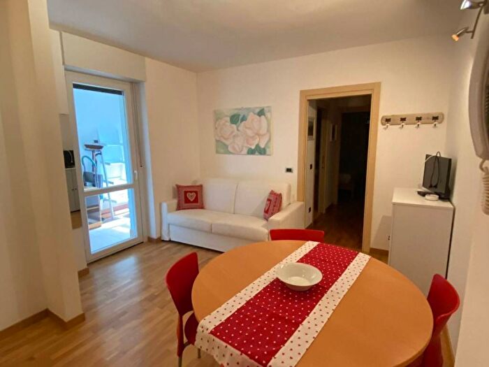 Appartamento trilocale in affitto in Via Andossi, Centro, Madesimo