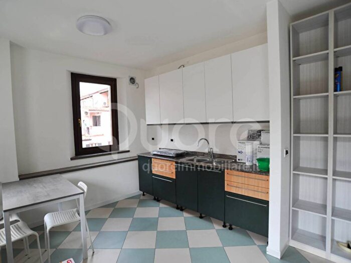 Appartamento trilocale in affitto in via gemona, Gemona Deciani, Udine