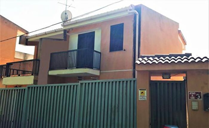 Casa con 5 locali in vendita in Messina