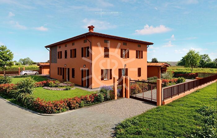 Casa quadrilocale in vendita in Via Via S Vitale Est, Medicina