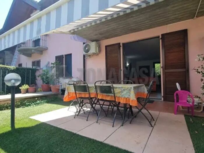 Casa quadrilocale in vendita in Via Stazione, Vergiate