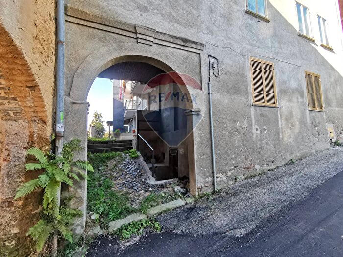 Casa con 6 locali in vendita in Frazione Cereie, Valdilana