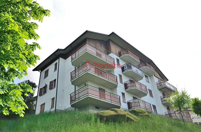 Appartamento trilocale in vendita in Via Papa Giovanni Paolo XXIII, Costa Di Serina