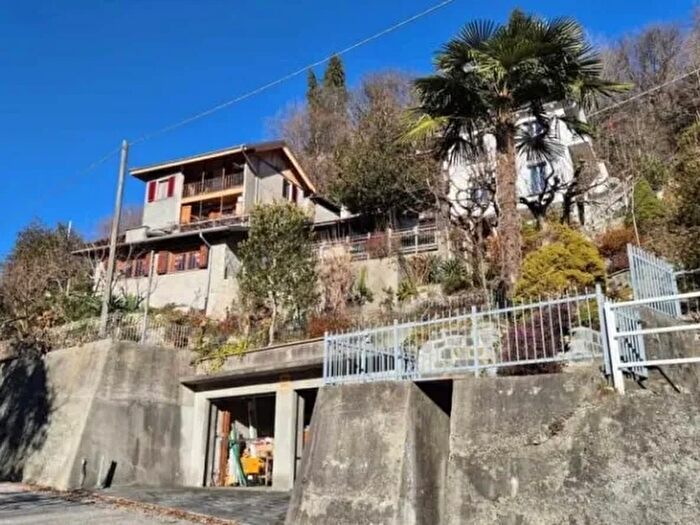 Casa trilocale in vendita in Sacro Monte di Varallo Pian del Buco Crevola Sesia Varallo Cellio con Breia Vercelli Piemonte Italia, Varallo