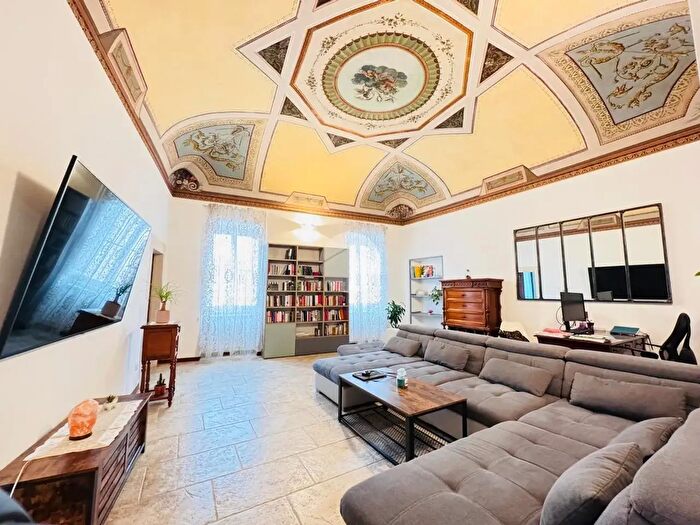 Appartamento con 5 locali in vendita in Appartamento Via Paganica, LAquila