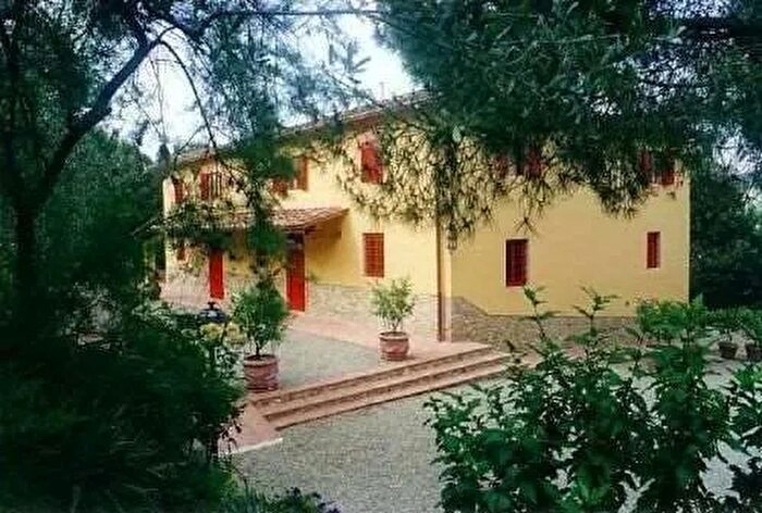 Casa con 14 locali in vendita in Montespertoli