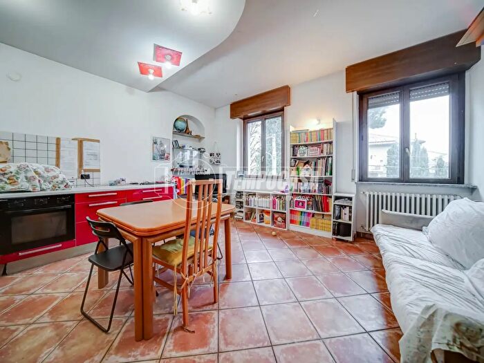 Appartamento trilocale in vendita in Jerago Con Orago