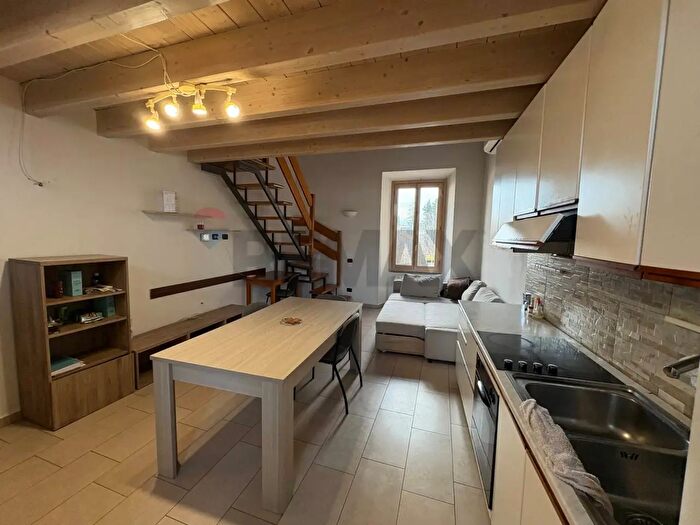 Appartamento bilocale in vendita in Corso della Vittoria, Caronno Pertusella