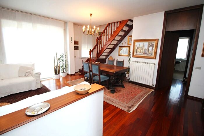 Appartamento quadrilocale in vendita in Via Masaccio, Gorla Minore