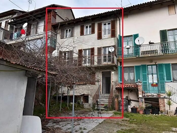 Casa con 8 locali in vendita in Via Vittorio Alfieri, Vigliano DAsti