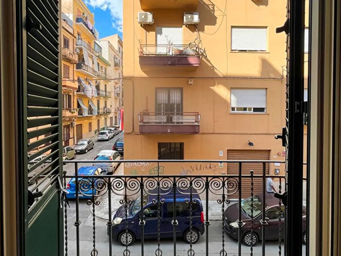 Appartamento quadrilocale in vendita in Via Domenico Cariolato, Palermo