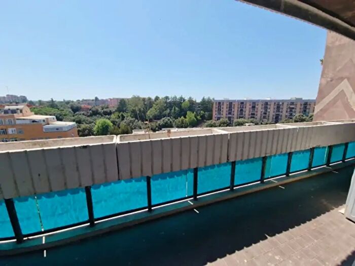 Appartamento quadrilocale in vendita in Viale degli Eroi di Cefalonia, Roma