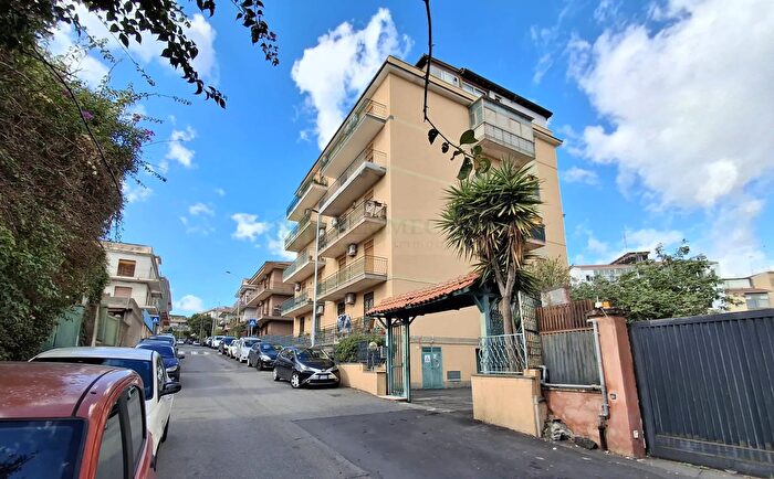 Appartamento quadrilocale in vendita in Via Andre Doria, Gravina Di Catania