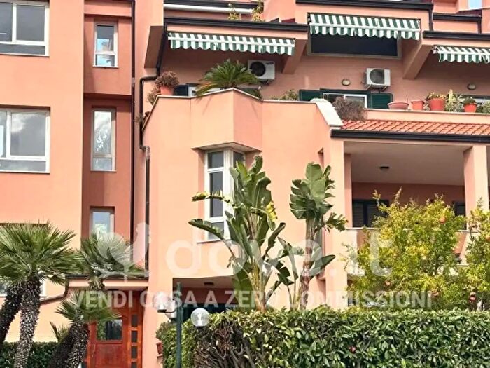 Appartamento quadrilocale in vendita in Via Caprioli, Caserta