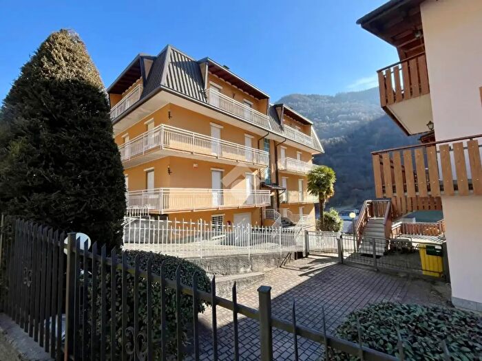 Appartamento trilocale in vendita in Via Alta, Casargo