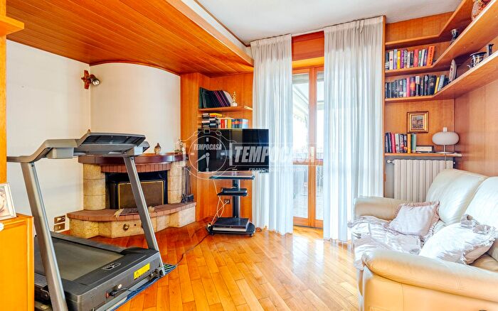 Appartamento quadrilocale in vendita in Viale Bacchiglione a, Milano