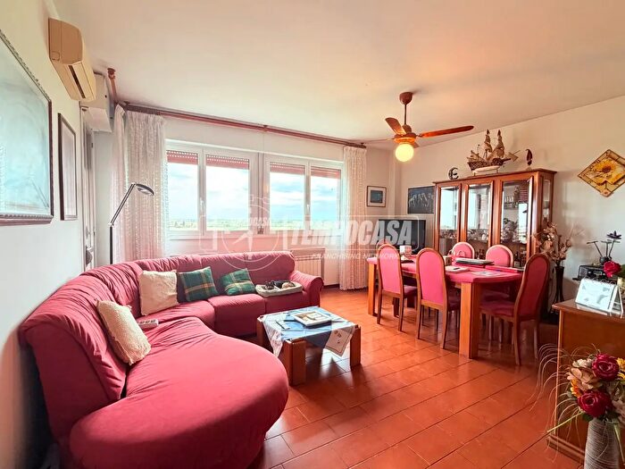 Appartamento con 5 locali in vendita in Bologna