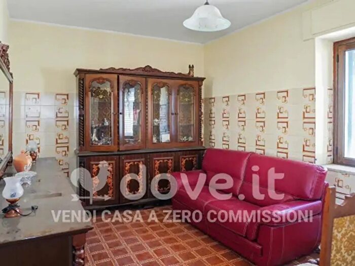 Appartamento con 5 locali in vendita in Via IV Novembre Snc, Staletti