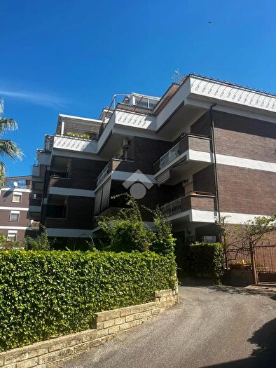 Appartamento trilocale in vendita in Via Francia, Albano Laziale