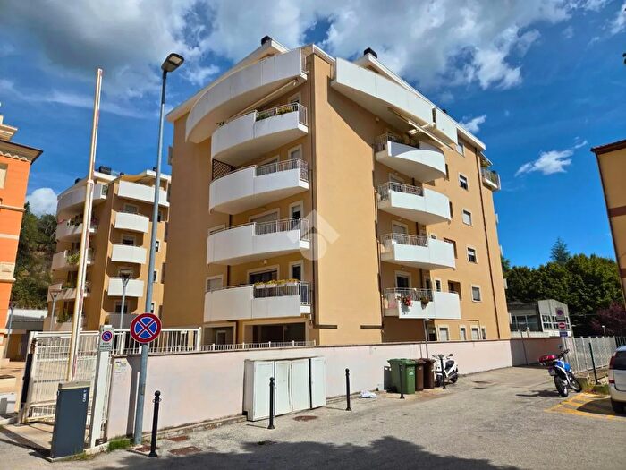 Appartamento quadrilocale in vendita in Viale Marcello Federici, Ascoli Piceno